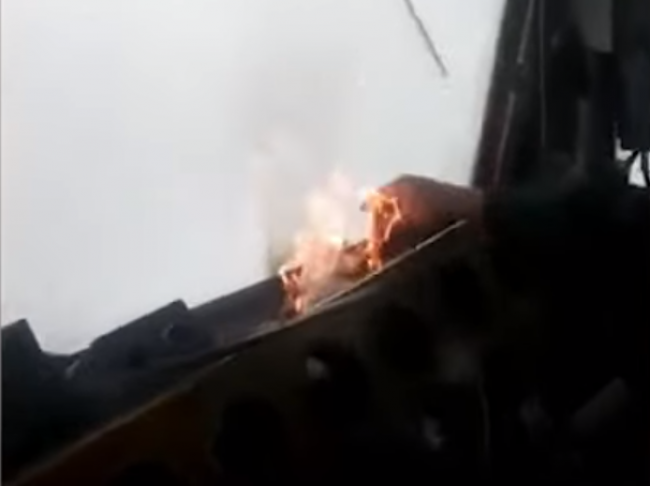Video: Rušňovodič založil v kabíne požiar, mal k tomu dobrý dôvod