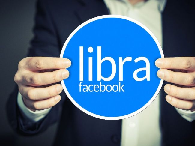 Projekt kryptomeny Facebooku stroskotal, myslí si švajčiarsky prezident Maurer