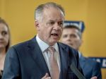 Exprezidentom sa po zvolení do parlamentu pozastavia výhody, novela nadobudla účinnosť