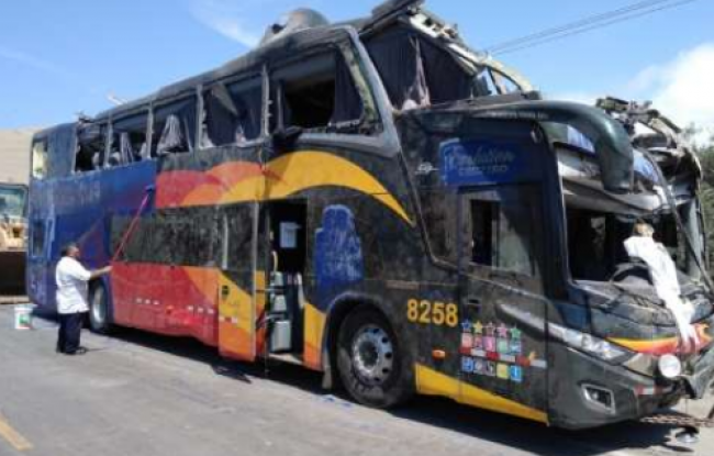 Pri nehode autobusu zomrelo 16 ľudí vrátane dvoch Nemcov