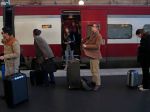 Vo vysokorýchlostnom vlaku zatkli agresívneho muža kričiaceho Alláhu akbar