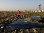 Ukrajinskí vyšetrovatelia preskúmali zvyšky havarovaného boeingu
