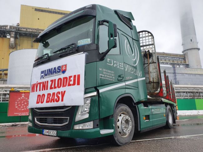 Zhromaždenia autodopravcov obmedzia dopravu na viacerých miestach