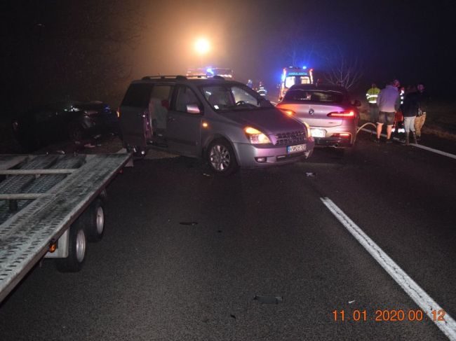 Vážna dopravná nehoda, vodič BMW nevidel na ceste odťahovku