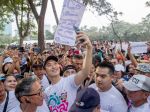 Desattisíce ľudí sa zúčastnili na provládnych i protivládnych akciách v Thajsku