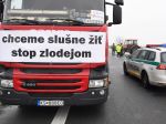 Autodopravcovia pokračujú v štrajku, na cestách treba rátať so zdržaním