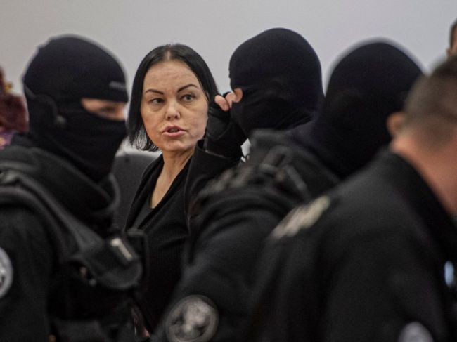 Alena Zsuzsová chce vypovedať v plnom rozsahu až po výsluchu Andruskóa