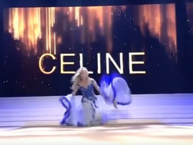 Video: Víťazka súťaže Miss na pódiu stratila podprsenku