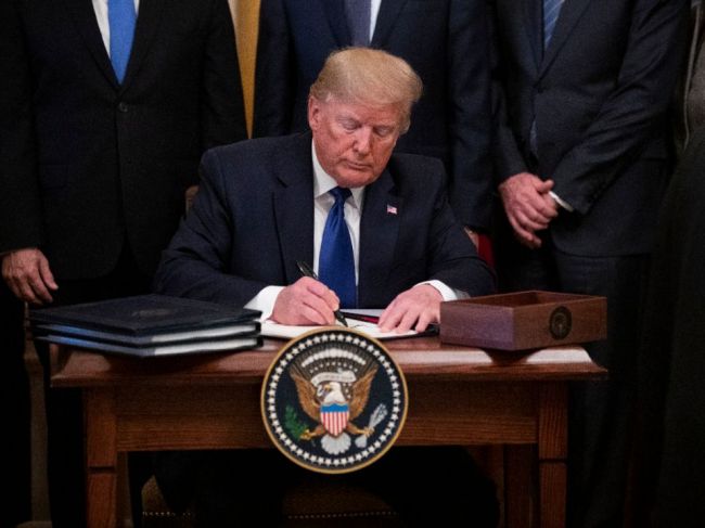 Čína a USA podpísali prvú fázu obchodnej dohody