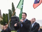 V Sabinove počas mítingu ĽSNS protestovali odporcovia extrémizmu