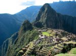 Peru deportovalo pre poškodzovanie Machu Picchu 5 turistov; šiesteho čaká proces