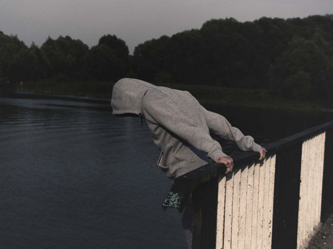 Samovražda je v niektorých európskych krajinách vedúcou príčinou úmrtia mladých ľudí