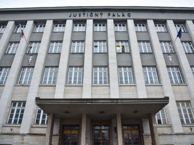 Bratislavský Justičný palác evakuovali