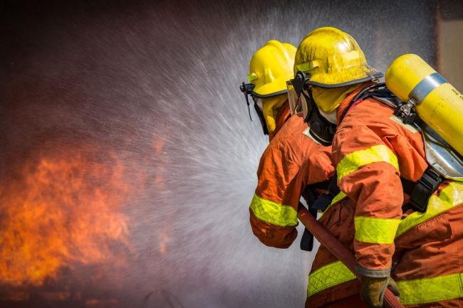 Príčinou tragického požiaru vo Vejprtoch bola asi manipulácia s ohňom