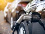 Druhé kolo dotácií na nabíjačky pre elektromobily bude otvorené aj pre firmy