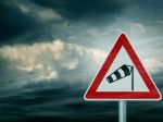 Meteorológovia varujú pred silným vetrom, platia výstrahy