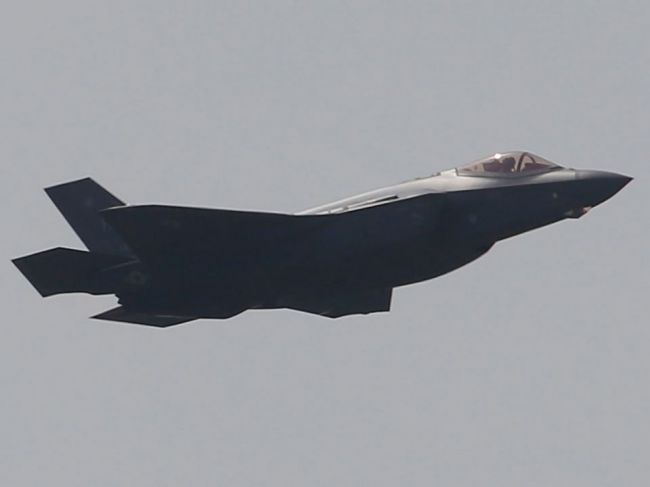 Poľsko podpísalo zmluvu o kúpe 32 amerických stíhačiek typu F-35