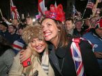 Británia oficiálne opustila Európsku úniu, v Londýne ľudia oslavujú aj smútia