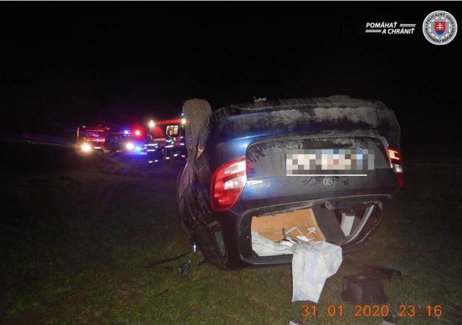 FOTO: Polícia vyšetruje okolnosti tragickej dopravnej nehody