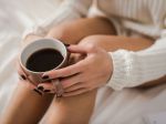 O koľkej by sme si mali dať poslednú kávu, aby sme sa neukrátili o kvalitný spánok?
