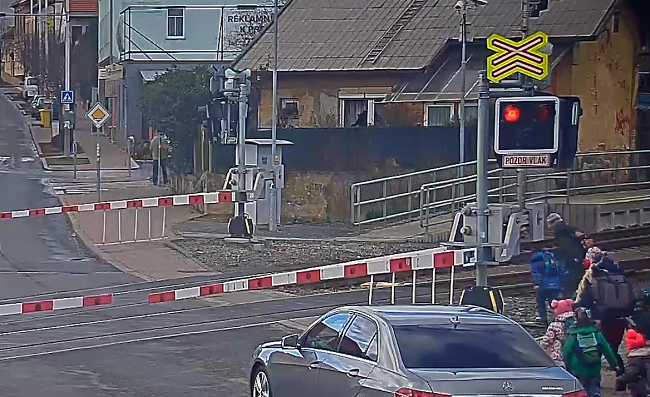 Video: Učiteľky hazardovali so životmi detí