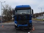 Vážna nehoda kamióna a osobného auta: Dieťa prevážal do nemocnice vrtuľník