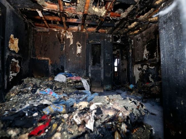 VIDEO: Pri požiari domu zahynula matka so šiestimi deťmi