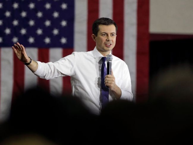 V primárkach v Iowe zvíťazil Buttigieg; Sanders plánuje výsledky napadnúť