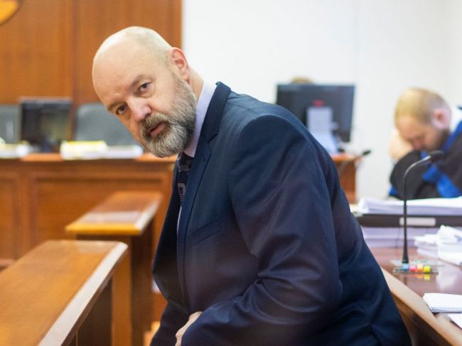 Písmoznalkyňa: Ruskove podpisy nemohli vzniknúť v roku 2000