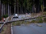 Orkán Sabine zasiahol Európu; zrušili stovky dopravných spojov