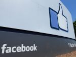 Facebook bude na Slovensku a v Česku obmedzovať hoaxy