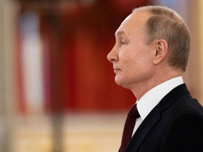 Putinovi dôveruje 35 percent Rusov; väčšiu podporu majú Šojgu a Lavrov