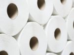 Pre koronavírus ukradli ozbrojení muži 50 balení toaletného papiera