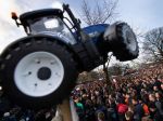 Holandskí farmári protestujú proti emisnej politike vlády