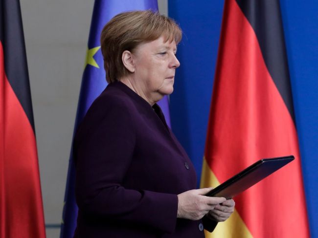 Merkelová o streľbe v Hanau: Rasizmus je jed v nemeckej spoločnosti