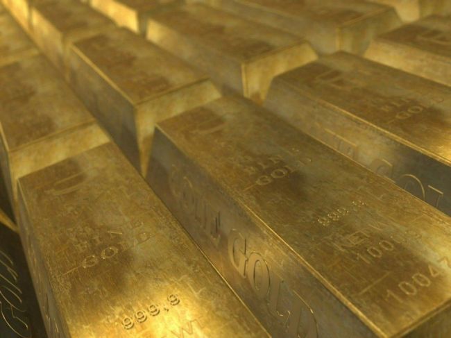 Cena zlata sa dostala na 7-ročné maximum