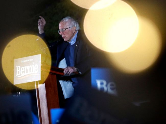 Sanders vyzval Rusko, aby nezasahovalo do prezidentských volieb