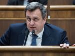 Plénum nebolo pri hlasovaní o diaľničných známkach uznášaniaschopné