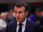 Macron: Francúzsko čelí epidémii koronavírusu