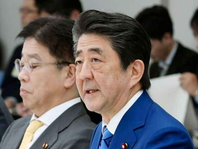 Japonský premiér nariadil pre koronavírus zatvorenie verejných škôl