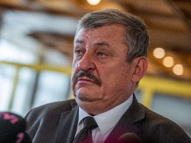 Hrnko verí, že sa SNS do NR SR dostane