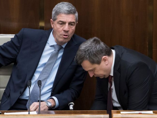 SNS a Most-Híd stratili oproti minulým voľbách desaťtisíce voličov