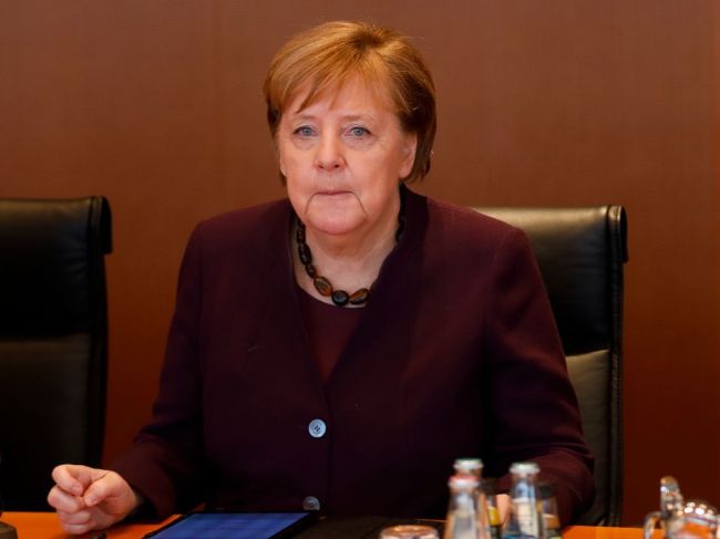 Merkelová po rasových útokoch upokojovala zástupcov migrantov