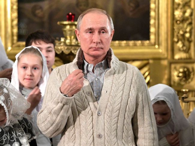 Putin chce do ústavy zakotviť zákaz sobášov homosexuálnych párov