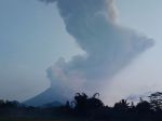 Sopka Merapi začala chrliť popol a vulkanický materiál