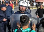 Grécka polícia odrazila migrantov, ktorí chceli prekročiť hranicu s Tureckom