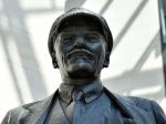 V západnej časti Nemecka vztýčia prvú sochu Lenina