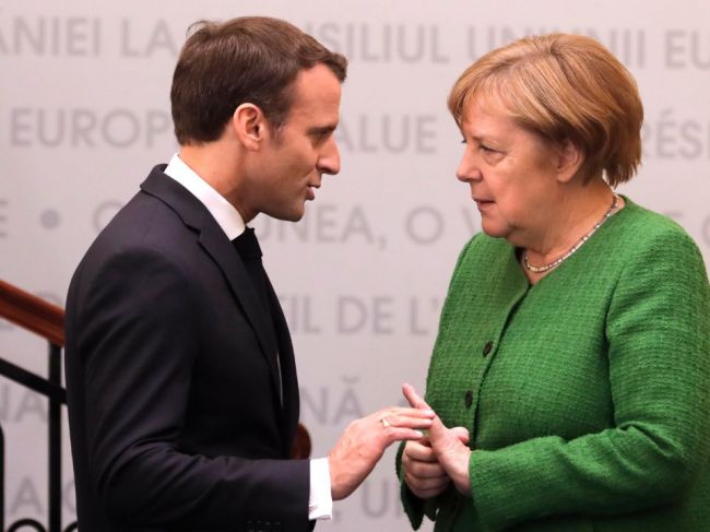 Merkelová a Macron navštívia 17. marca Istanbul, aby rokovali o migrantoch