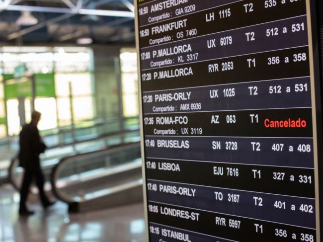 Rím pre koronavírus zatvorí jedno z letísk; druhé príde o terminál
