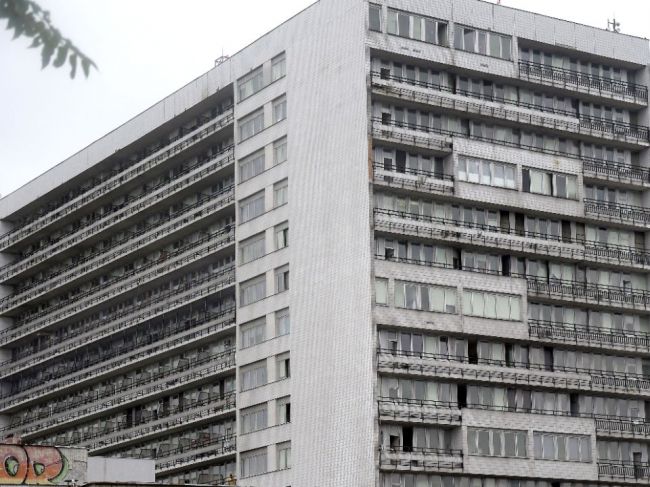 V nemocnici sa pohyboval pacient nakazený koronavírusom, 20 zamestnancov je v karanténe
